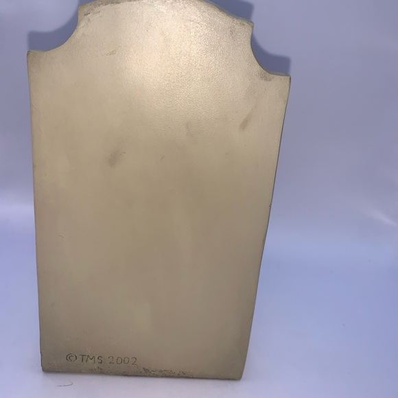 Elegant Cream Eiffel Tower Bookend - Picture 6 of 9